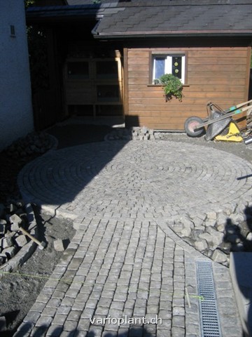 Pflästerung mit Guber Hartsandstein